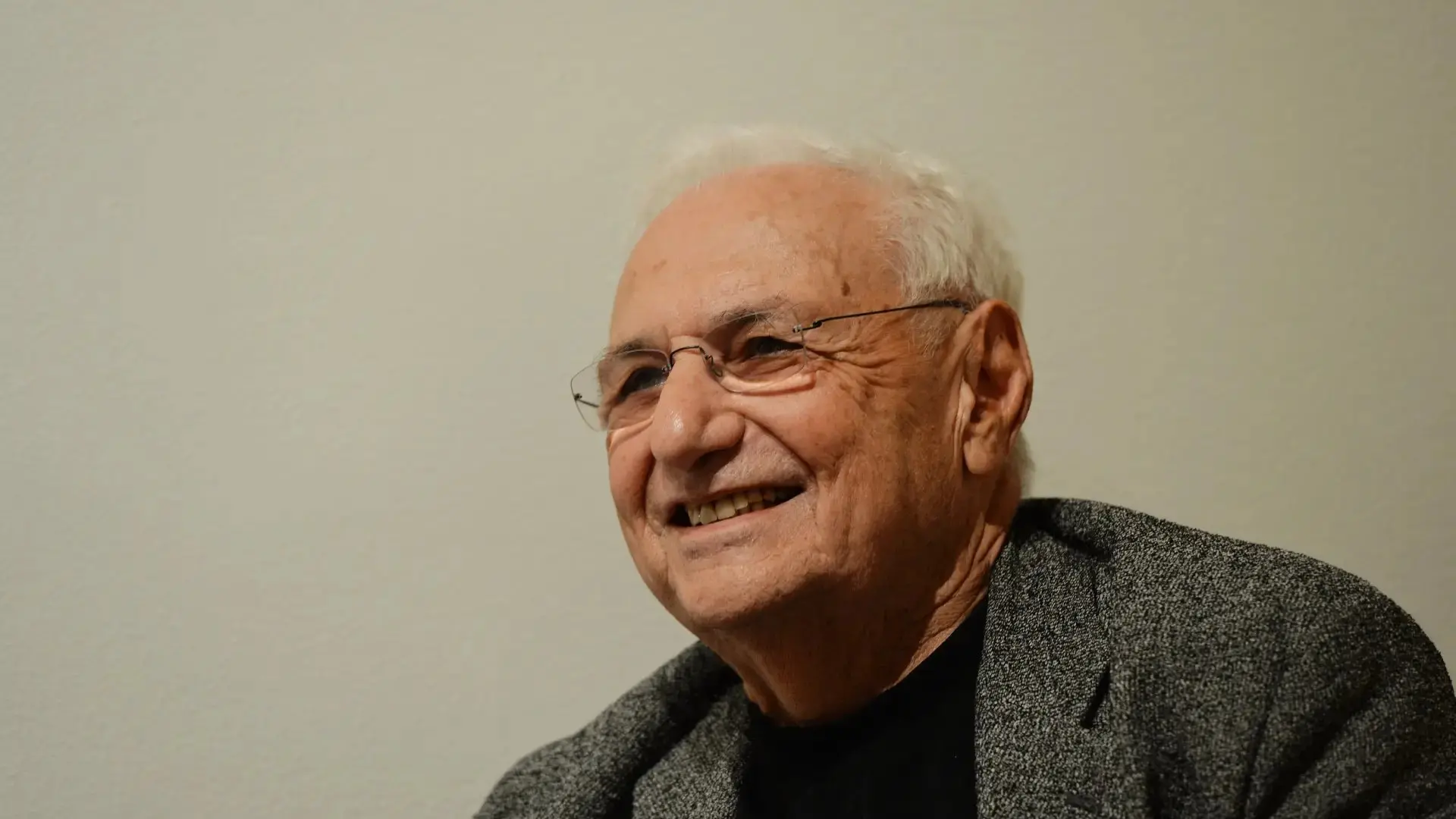 Imagem da notícia Morre aos 96 anos Frank O. Gehry, um dos principais nomes da arquitetura mundial