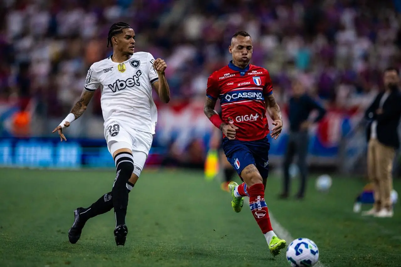 Imagem da notícia: Botafogo x Fortaleza: veja horário, onde assistir, prováveis escalações e combinações de resultados