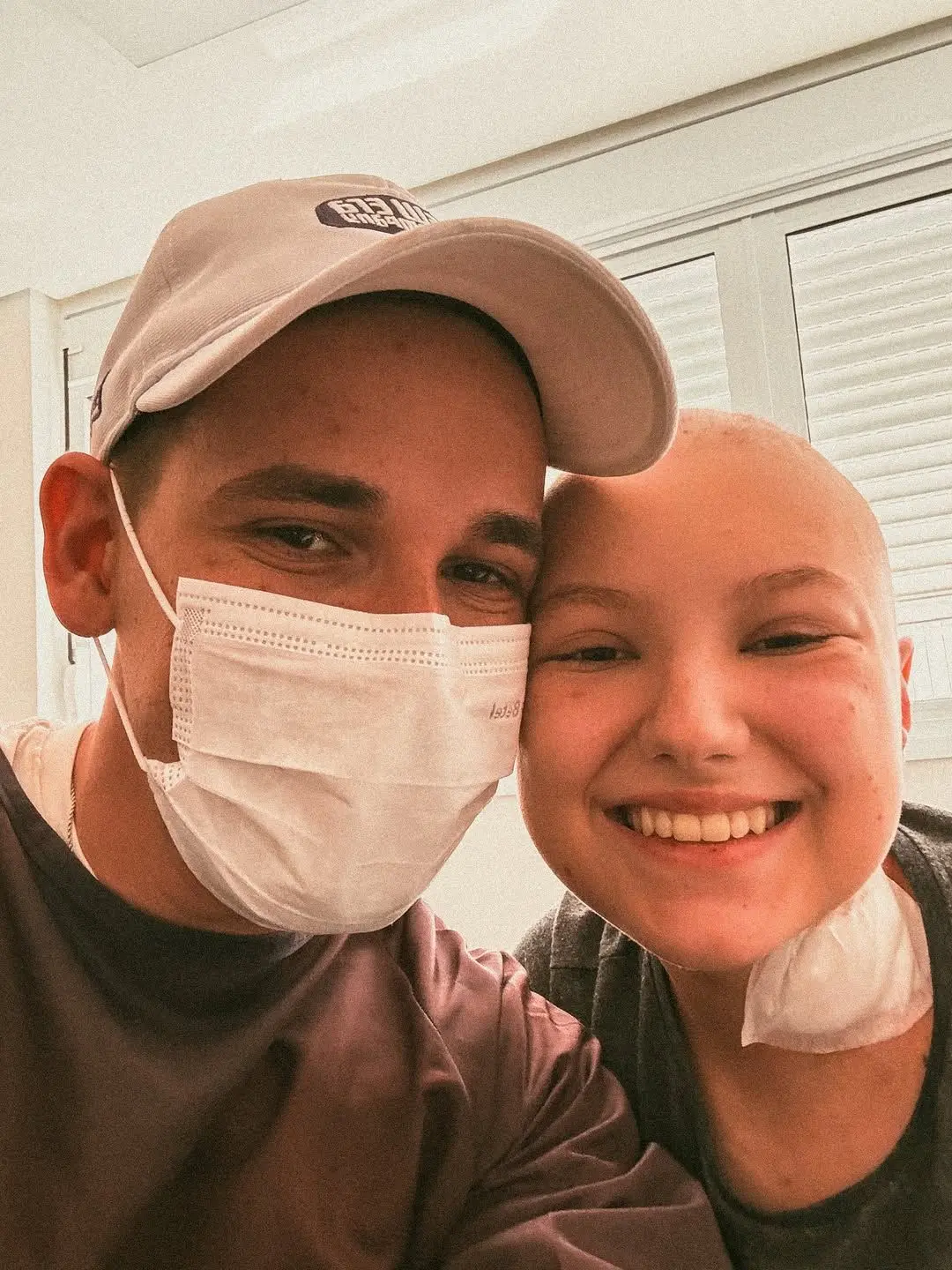 Imagem da notícia Marido de Isabel Veloso se emociona ao relatar estado grave da esposa