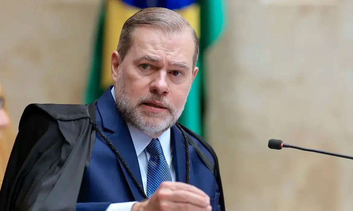 Imagem da notícia Carona em jatinho: Toffoli e advogado do Banco Master voam juntos para final da Libertadores
