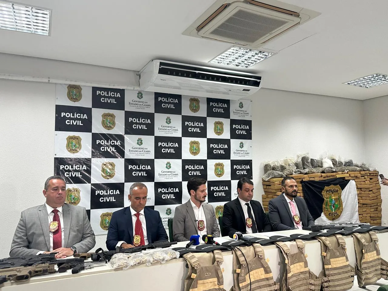 Os delegados concederam coletiva de imprensa detalhando como o esquema funcionava na RMF.