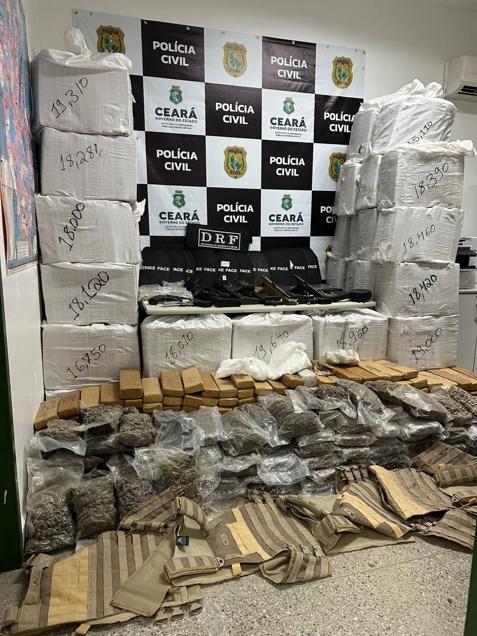 A investigação continua para tentar localizar o proprietário do material apreendido.