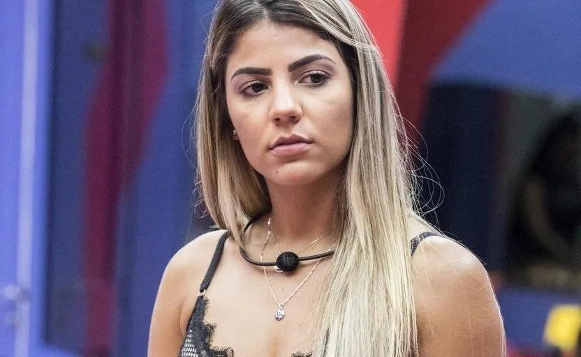 Hariany deu um empurrão em uma colega de confinamento.