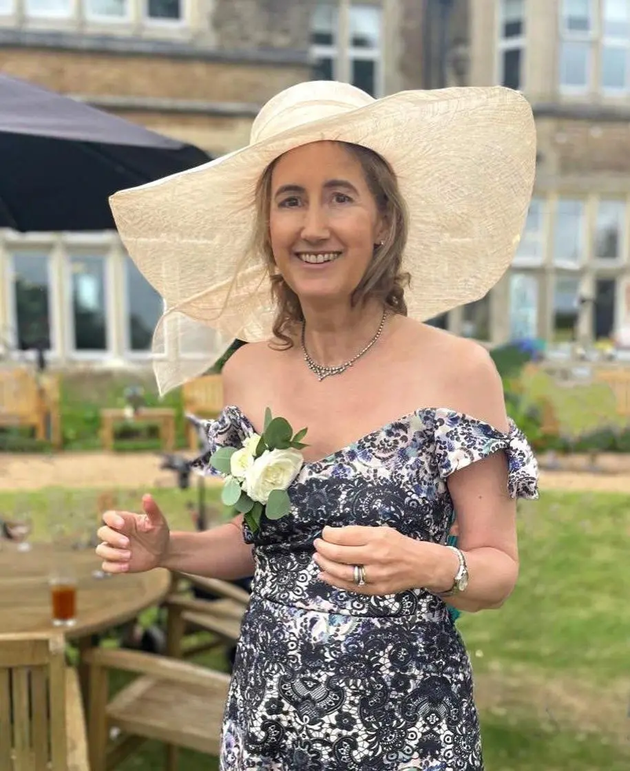 Imagem da notícia Morre Sophie Kinsella, autora de 'Becky Bloom', aos 55 anos