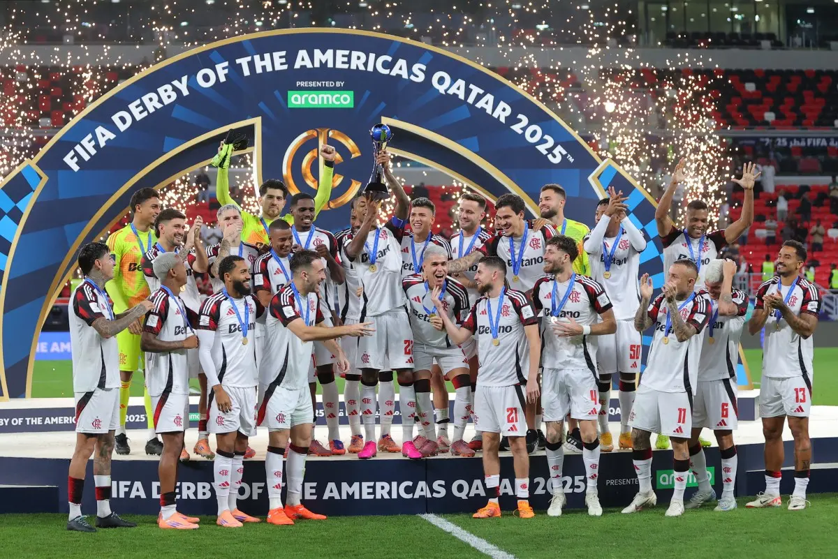 Imagem da notícia Com show de Arrascaeta, Flamengo supera Cruz Azul e conquista o Derby das Américas