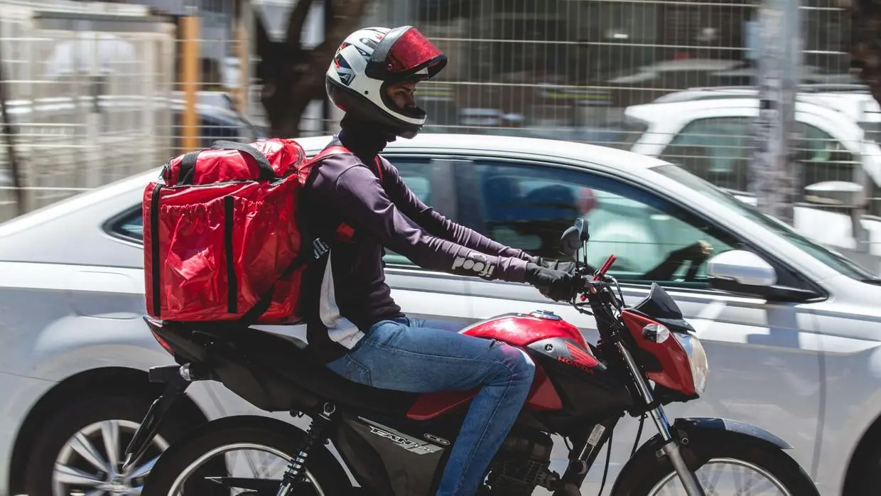 Imagem da notícia Motociclistas por app terão desconto no IPVA em Fortaleza; confira regras