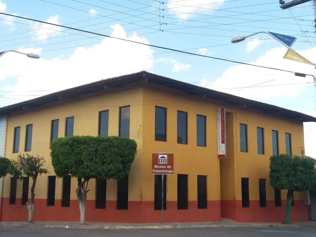 Fachada do Museu de Paleontologia Plácido Cidade Nuvens.