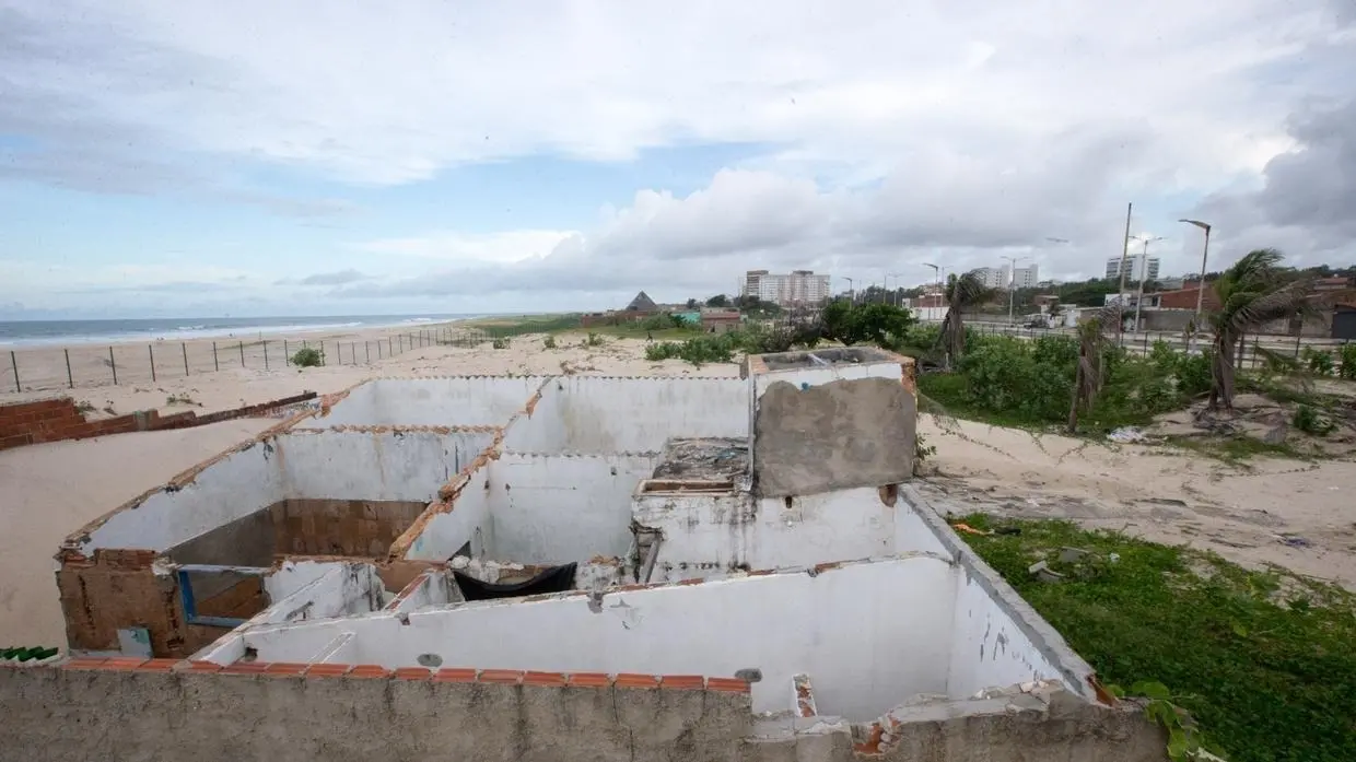 Imagem da notícia: Governo Federal cede terreno na Praia do Futuro para usina de dessalinização da Cagece