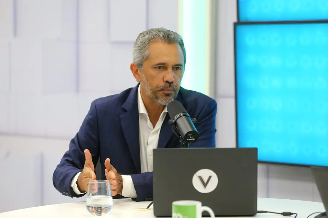 Imagem da notícia Elmano anuncia três novos presídios com um total de 4 mil vagas no Ceará