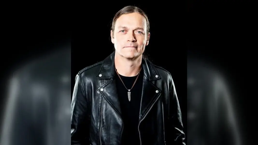 Imagem da notícia Brad Arnold, vocalista do 3 Doors Down, morre aos 47 anos