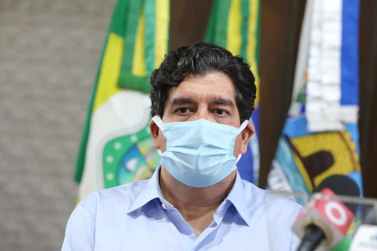 Crescimento de casos de Covid-19 das últimas semanas foi composto por pacientes com menos de 50 anos, disse secretário da Saúde