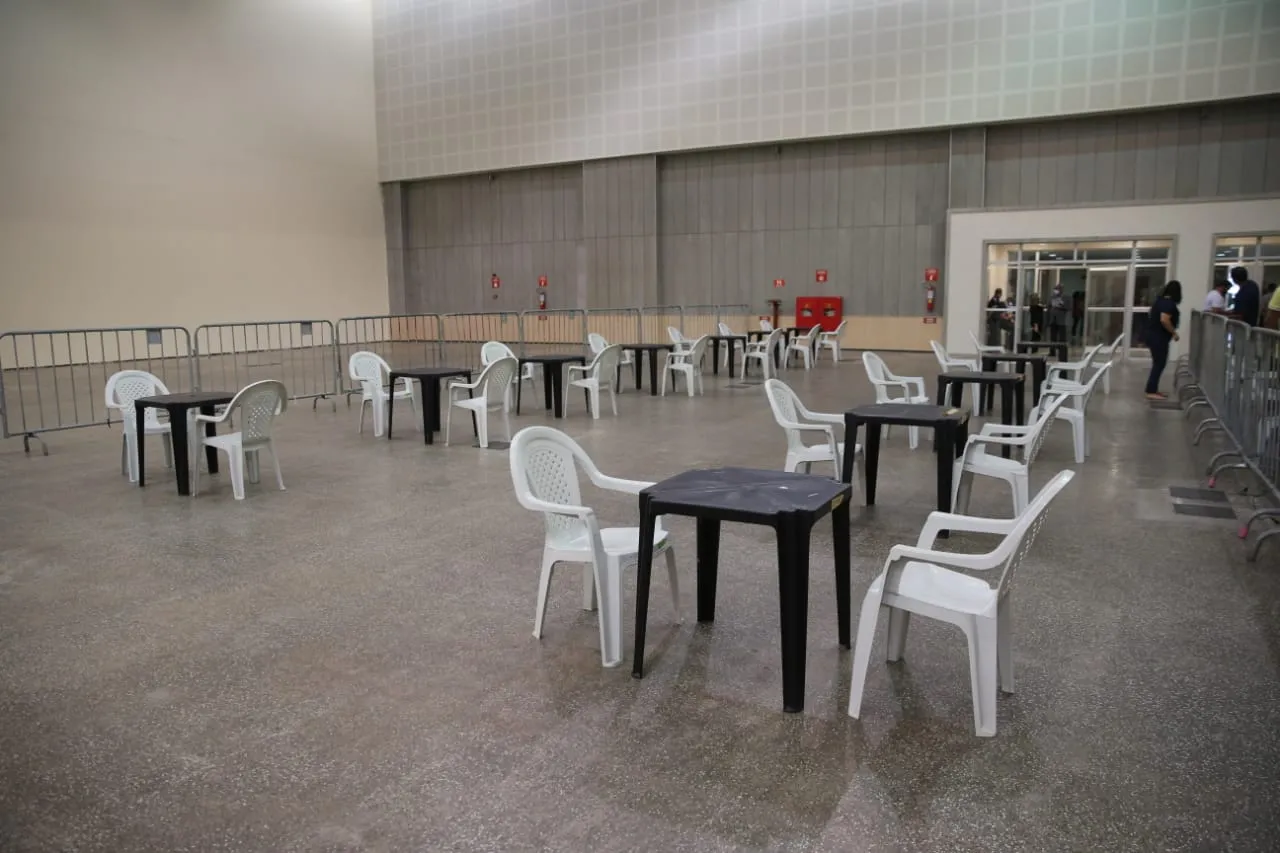 Centro de Eventos é o primeiro local de vacinação contra a Covid-19 em Fortaleza. Profissionais da saúde poderão agendar imunização no local