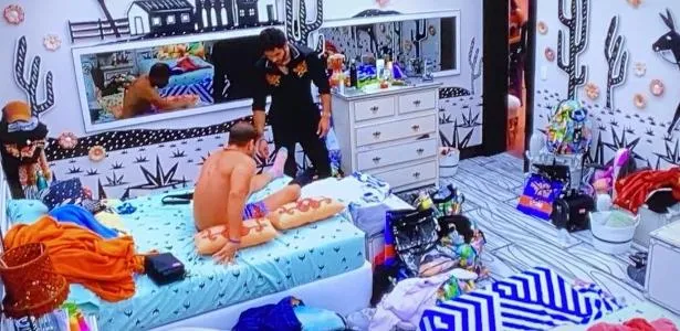 Após o atendimento, Caio recebeu o apoio de Rodolffo durante a noite