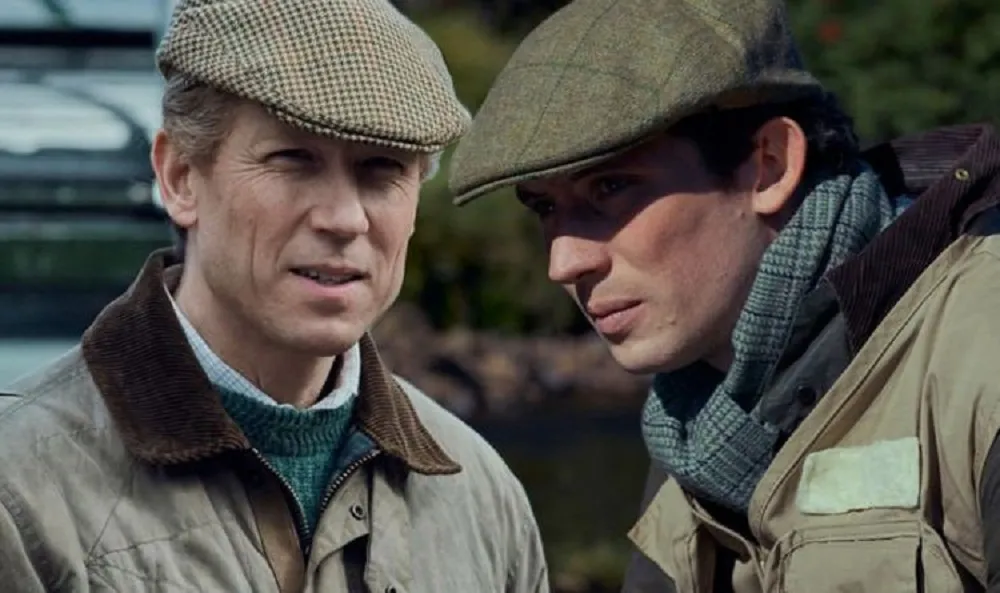 Os atores Tobias Menzies (à esquerda) e Josh O'Connor interpretaram respectivamente, na série, príncipe Philips e príncipe Charles