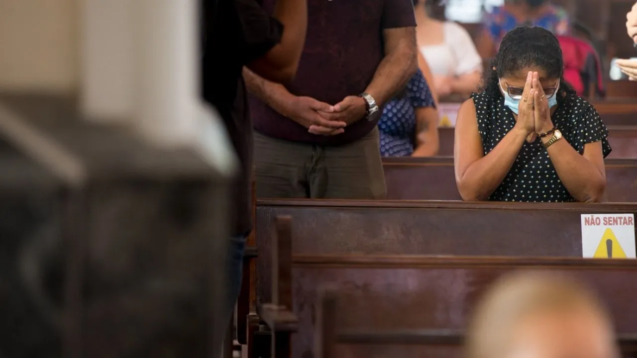 A celebração presencial em templos religiosos já tinha sido autorizada no decreto estadual publicado no dia 10 de abril
