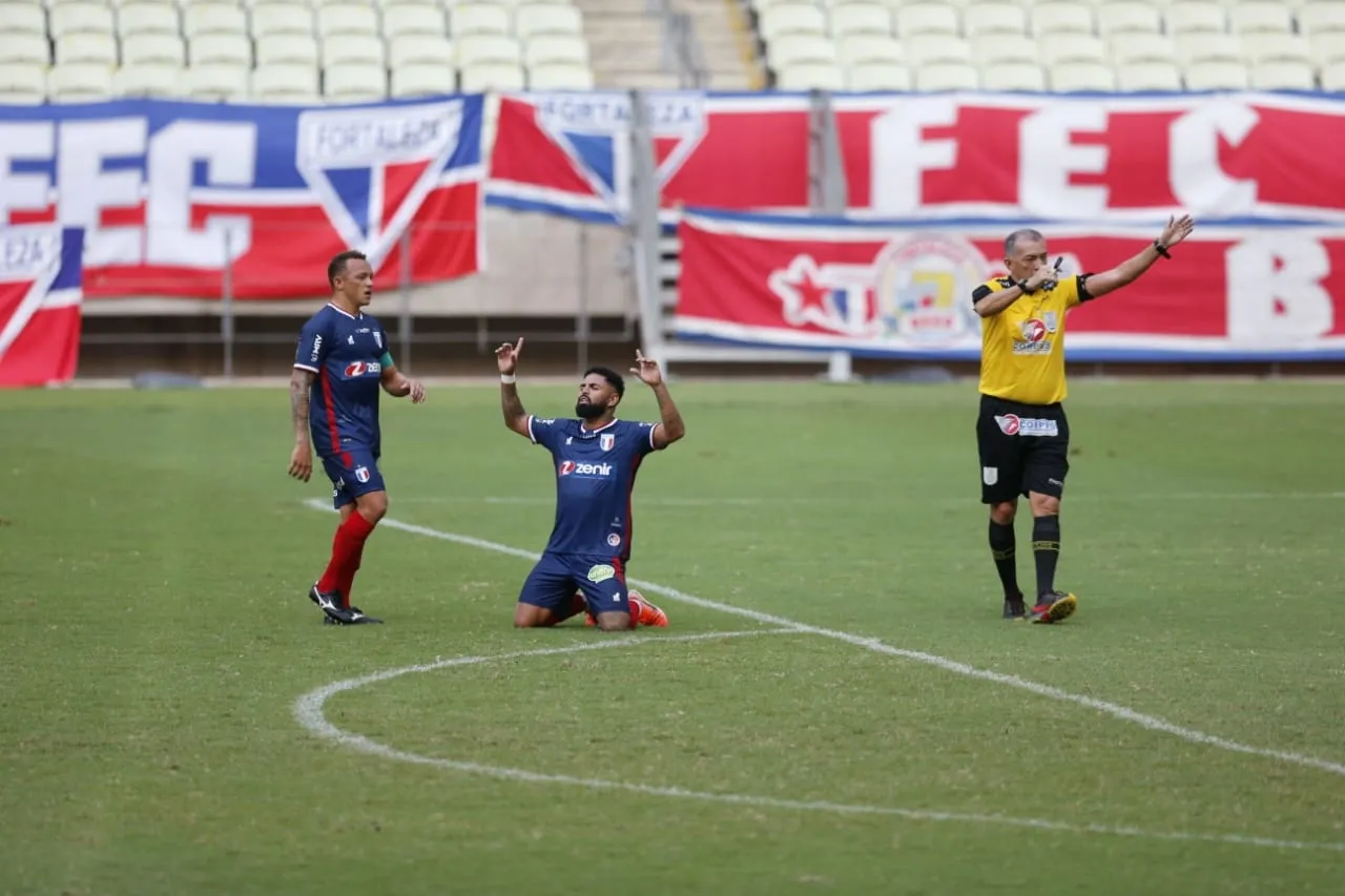 O atacante Romarinho marcou os dois primeiros gols da temporada contra o Icasa