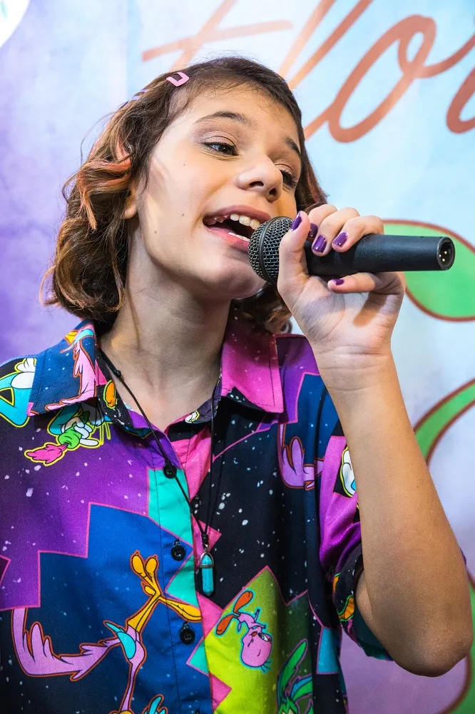 “Meu maior sonho é poder chegar em vários cantos, fazendo minha música ir para muitos lugares e pessoas”, afirma Maria Flor