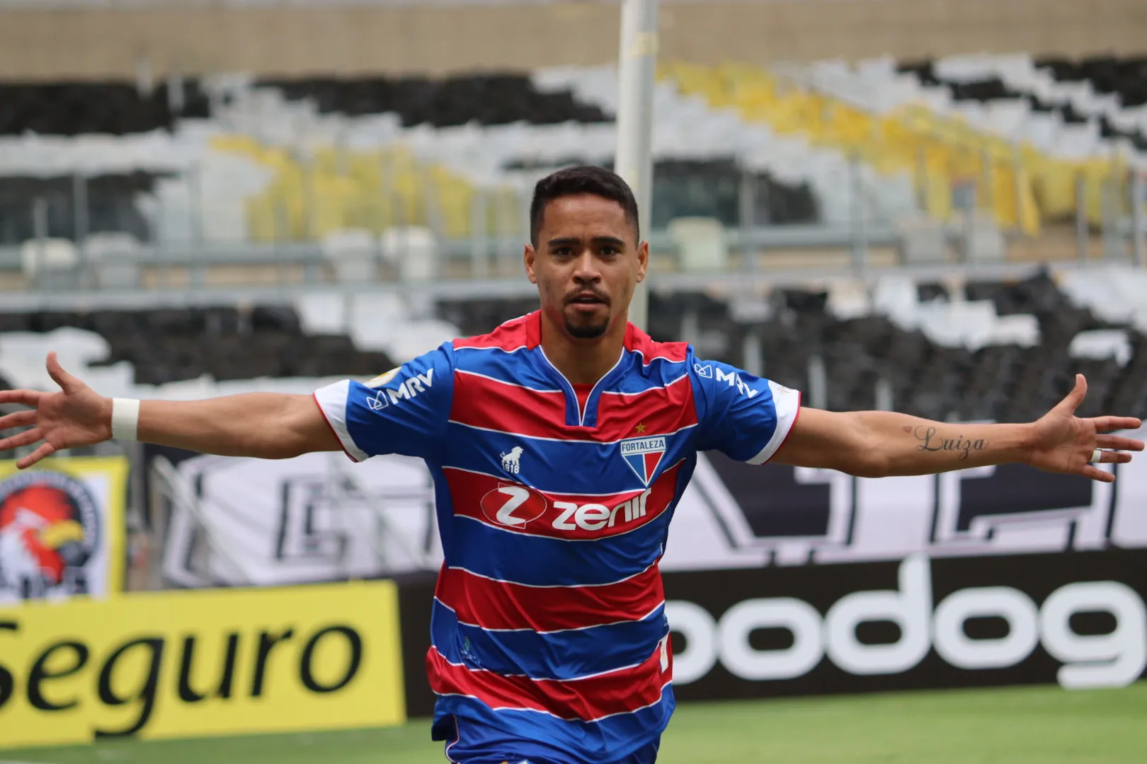 Pikachu entrou no 2º tempo e decretou a vitória do Fortaleza com dois gols