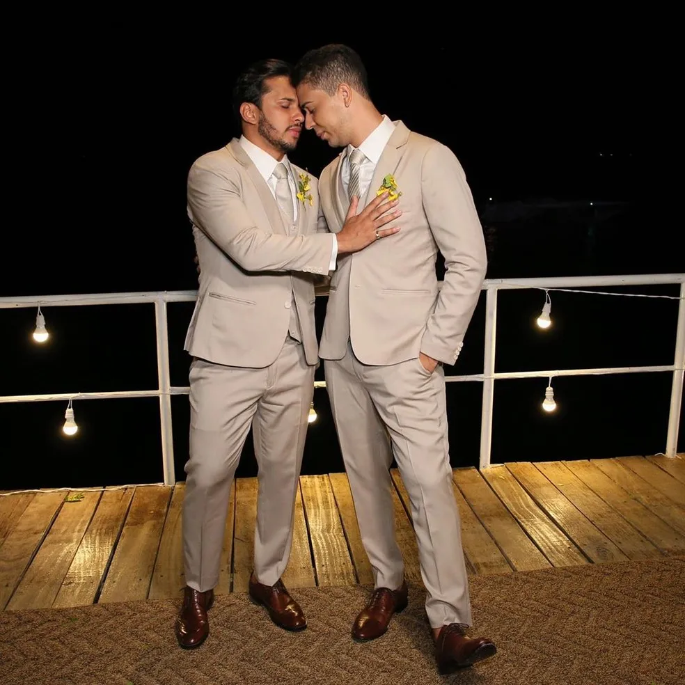 Juntos há 12 anos, Carlinhos e Lucas se casaram em 2019