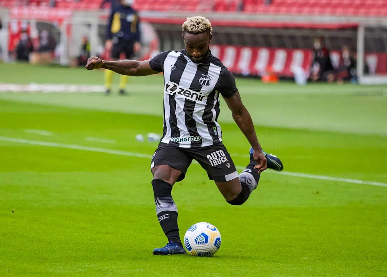 O atacante Mendoza foi titular no Ceará e teve grande chance na reta final do jogo