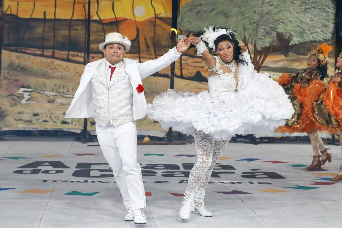 A dança dos noivos é o auge de qualquer quadrilha junina