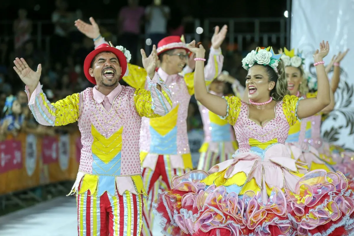 Alegria e danças bem-humoradas não podem faltar no São João