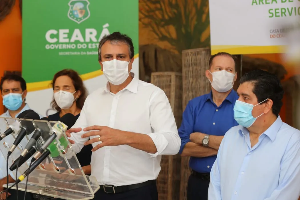 Camilo Santana e Dr. Cabeto durante inauguração da Casa de Cuidados do Ceará