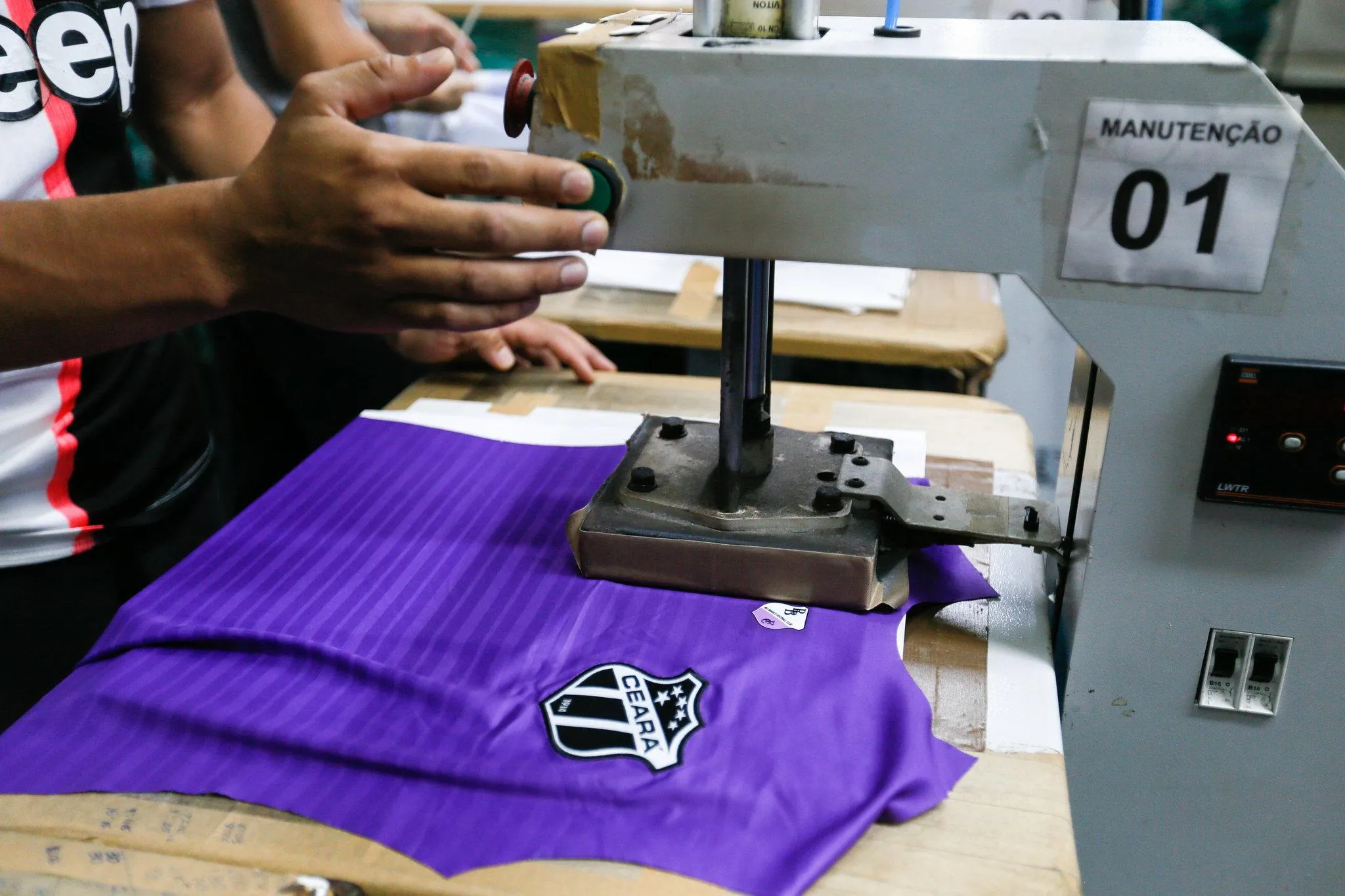 A diretoria do Ceará coordena o processo de fabricação do próprio uniforme esportivo