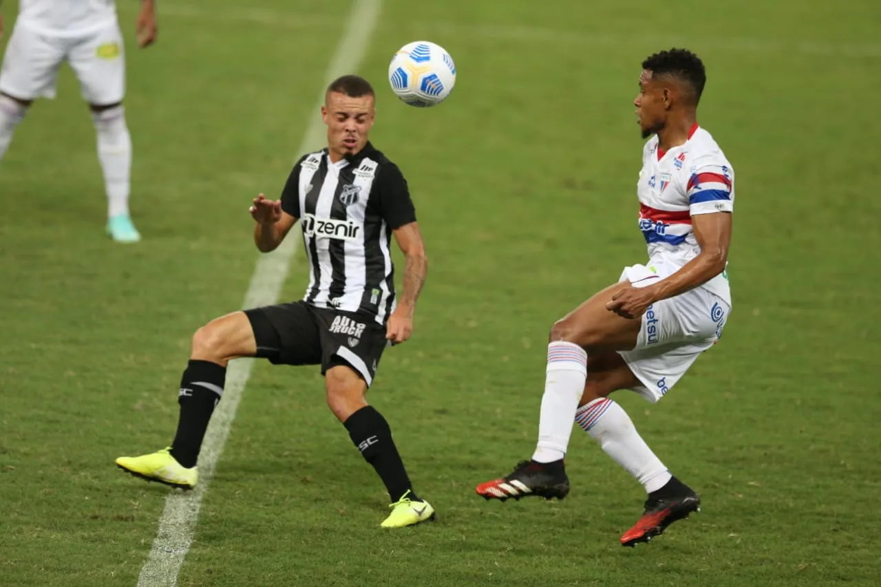Kelvyn ganhou chance no meio-campo do Ceará e marcou o gol de empate no 1º tempo