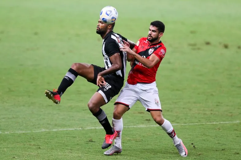 Atuando juntos, Messias e Luiz Otávio sofreram apenas três gols em 13 partidas disputadas