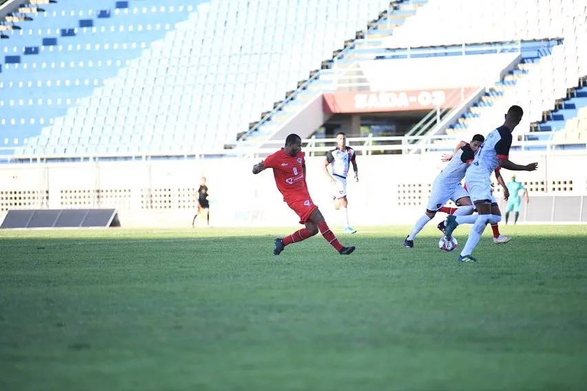 No duelo entre cearenses, o Caucaia perdeu para o Atlético-CE, por 4 a 1