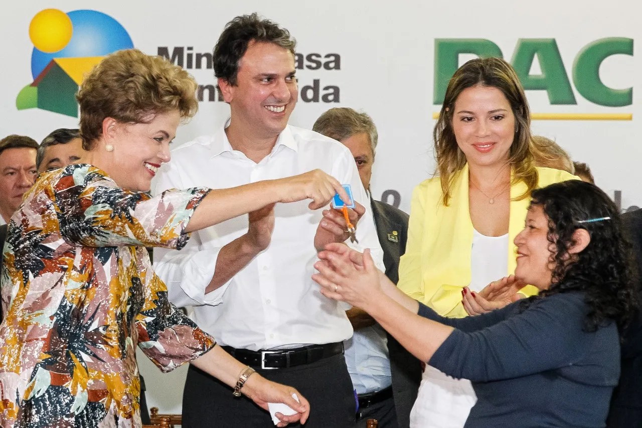 Dilma Rousseff durante cerimônia de entrega de chaves em Caucaia