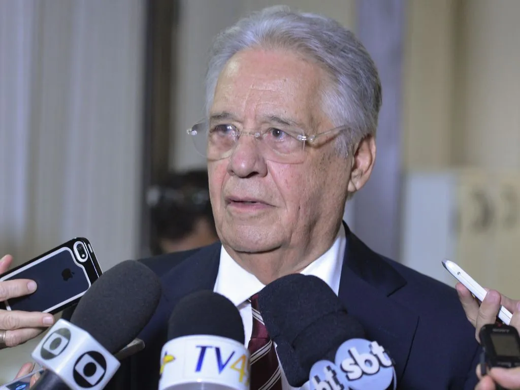 Crise energética de 2001, conhecida como crise do apagão, ocorreu no final do segundo mandato de FHC