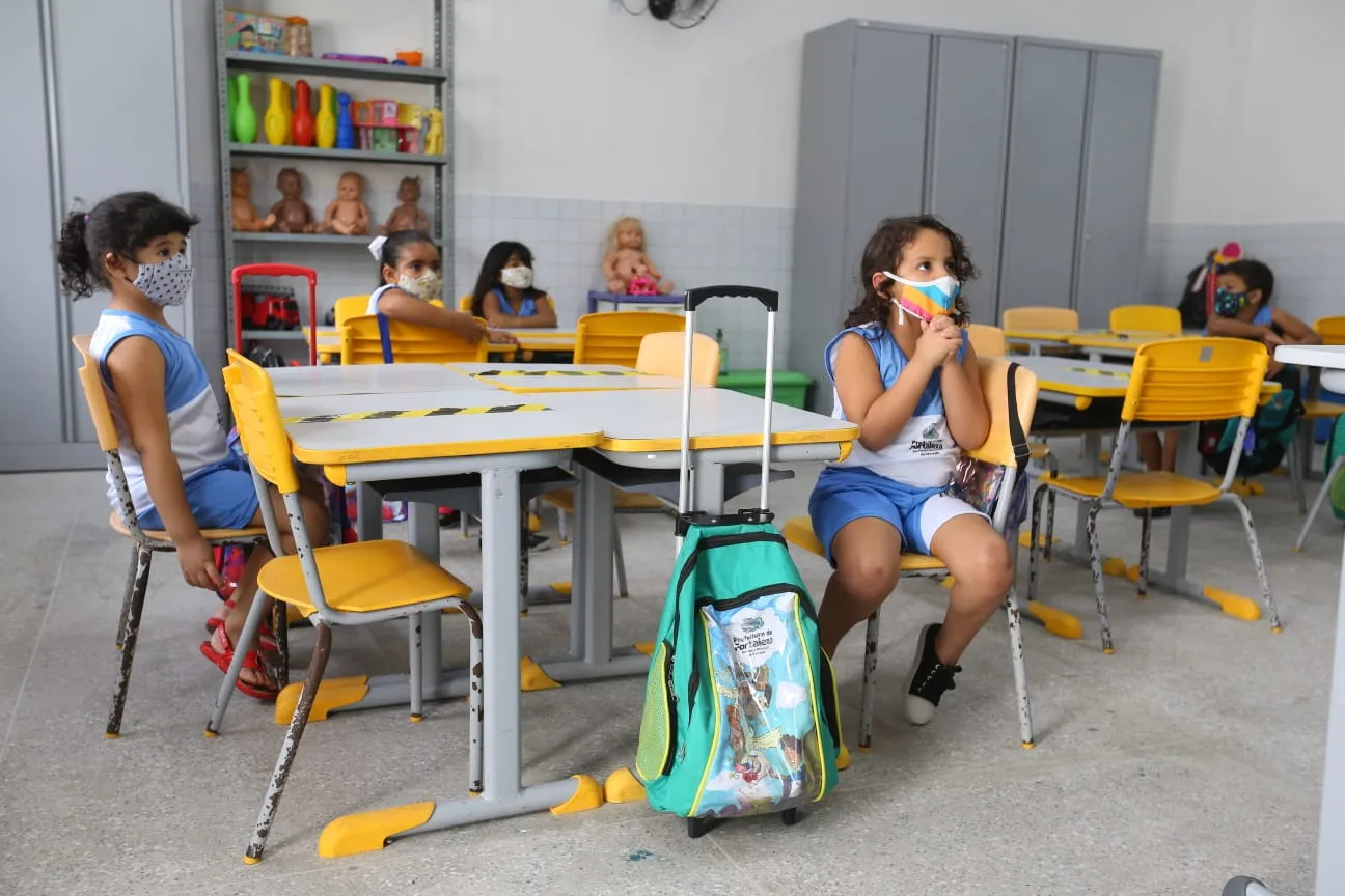 Primeira fase de retomada engloba turmas de infantil 3, 4 e 5, além dos 1º e 2º anos do ensino fundamental