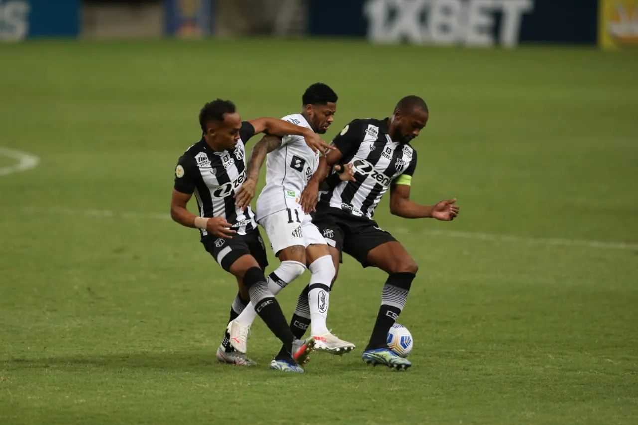Jogo entre Ceará e Santos na Arena Castelão