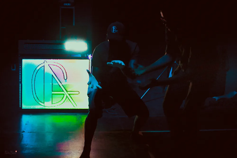 DJ Garan durante oficina presencial da Pulso no Porto Dragão, em dezembro de 2019: estreitamento de contatos e possibilidades