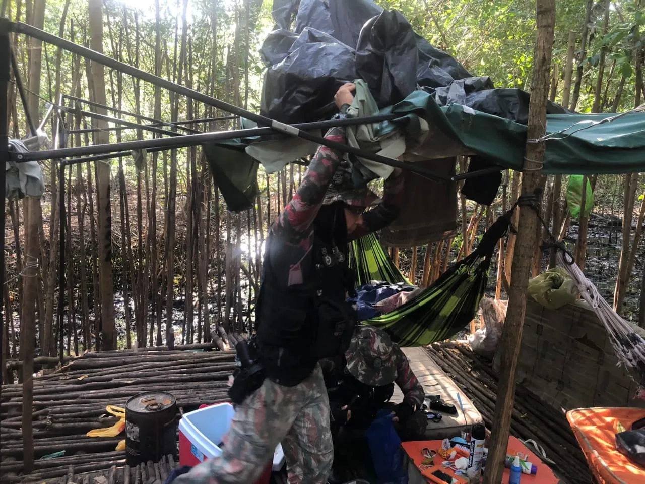 Policiais do Batalhão de Meio Ambiente encontraram o acampamento durante patrulhamento de rotina