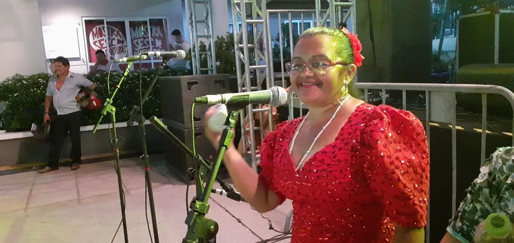 Mestra de Coco no grupo Frei Damião, em Juazeiro do Norte, Marinêz Pereira do Nascimento repassa saberes em eventos, escolas e universidades