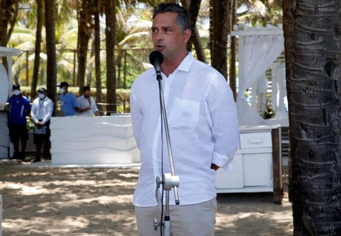 Murilo Pascoal é CEO do grupo Beach Park Entretenimento há 17 anos e presidente do Sindepat (Sistema Integrado de Parques e Atrações Turísticas) – gestão 2021/2022. Tem 25 anos de experiência no mercado de parques e atrações temáticas e é formado em administração pela Fundação Getúlio Vargas, com especialização em operação de parques temáticos, aquáticos e atrações pela IAAPA/Cornell Institute.