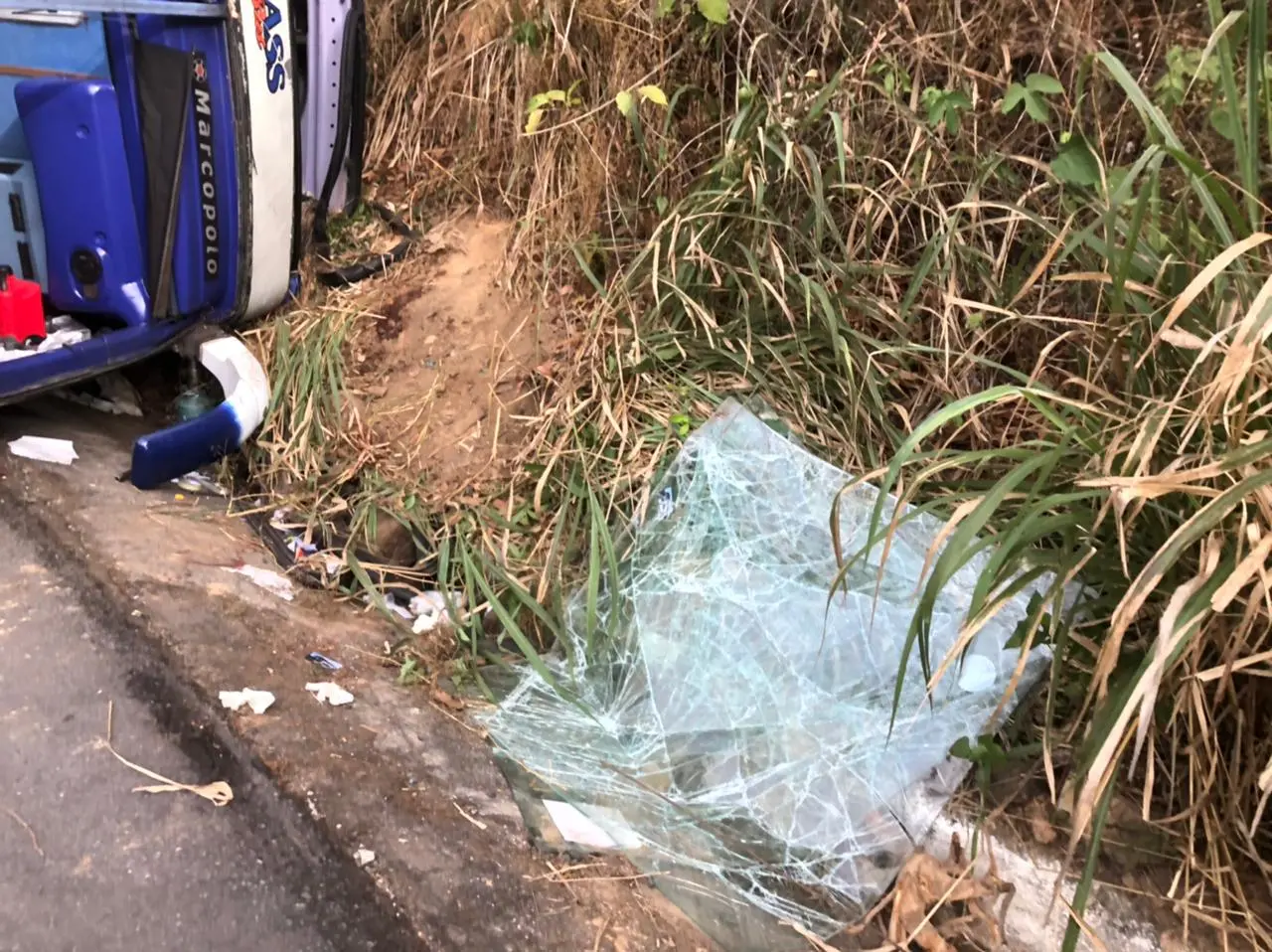 ônibus tombado em Tianguá