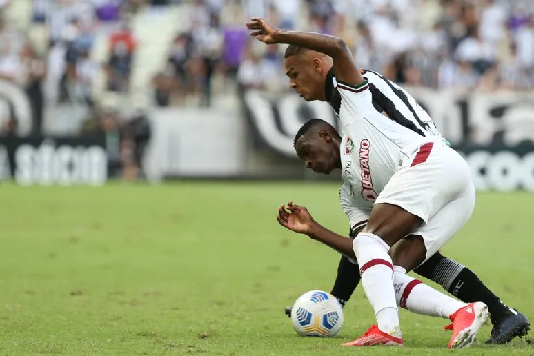 O lateral-direito Igor deverá substituir Gabriel Dias contra o Cuiabá no domingo (07)