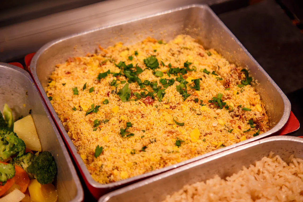 Item importante na culinária brasileira, a farofa pode ser repaginada para combinar na ceia de Natal
