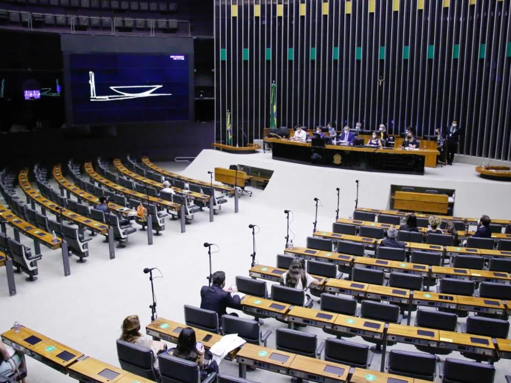 Congresso Nacional aprovou, em 2020, lei que proíbe reajuste salarial para servidores públicos como contraproposta a socorro a Estados e municípios na pandemia