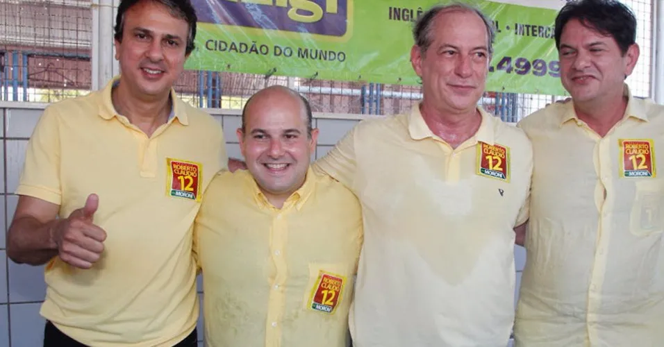 Camilo, Roberto Cláudio, Ciro e Cid Gomes em campanha para a prefeitura de Fortaleza