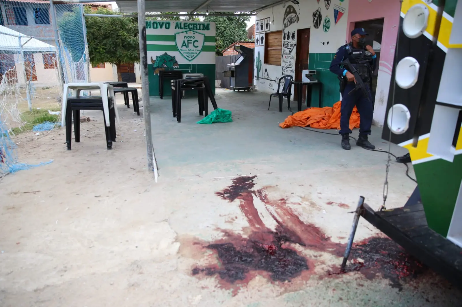 Imagem da notícia: Sapiranga: bairro com contrastes sociais que saiu da 'pacificação' entre as facções para as chacinas