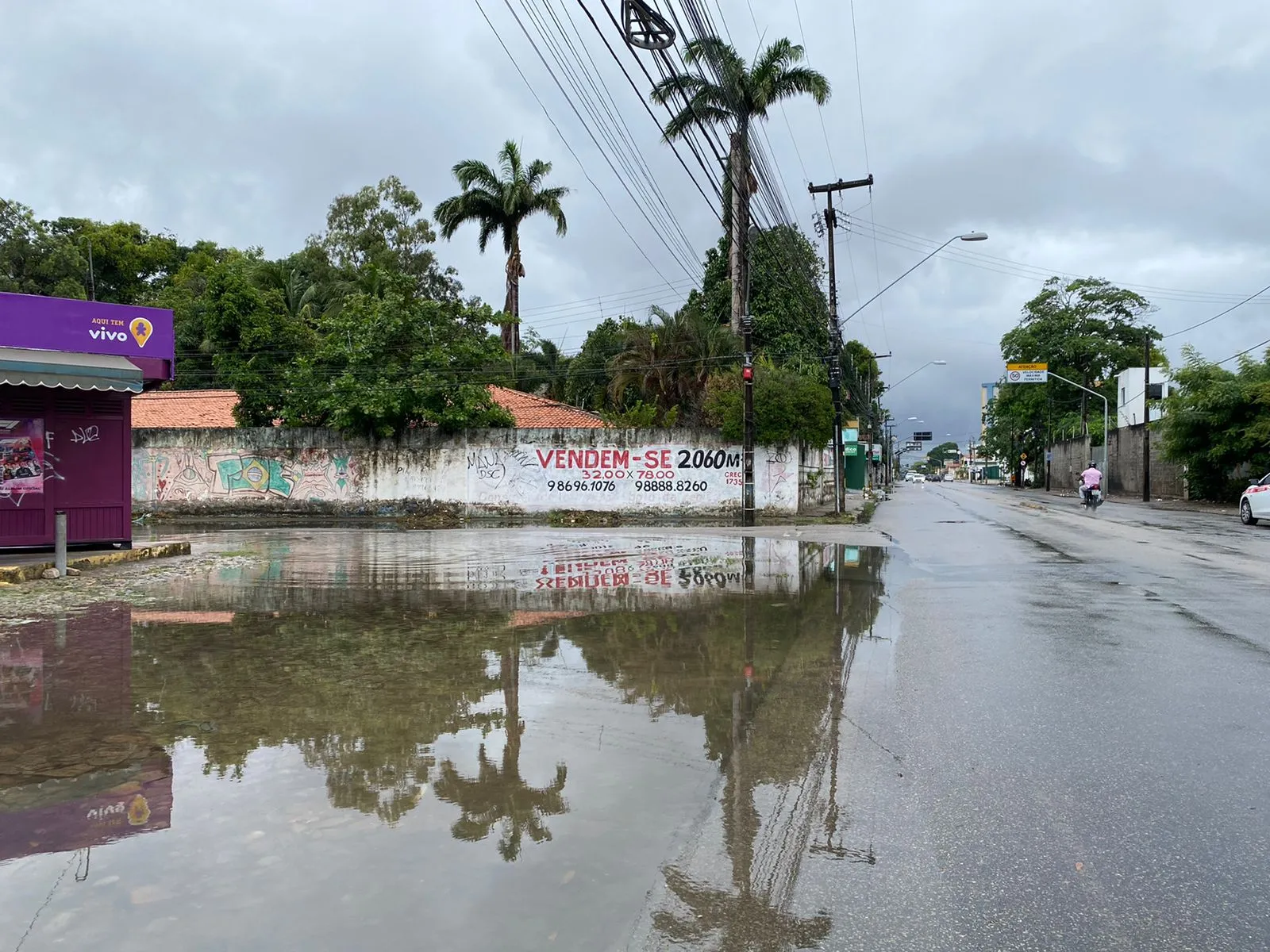 Avenida Osório de Paiva alagada