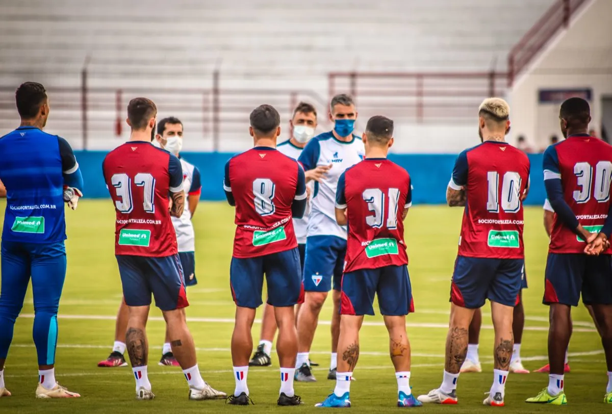 O elenco do Fortaleza conversou com Vojvoda na reapresentação para 2022