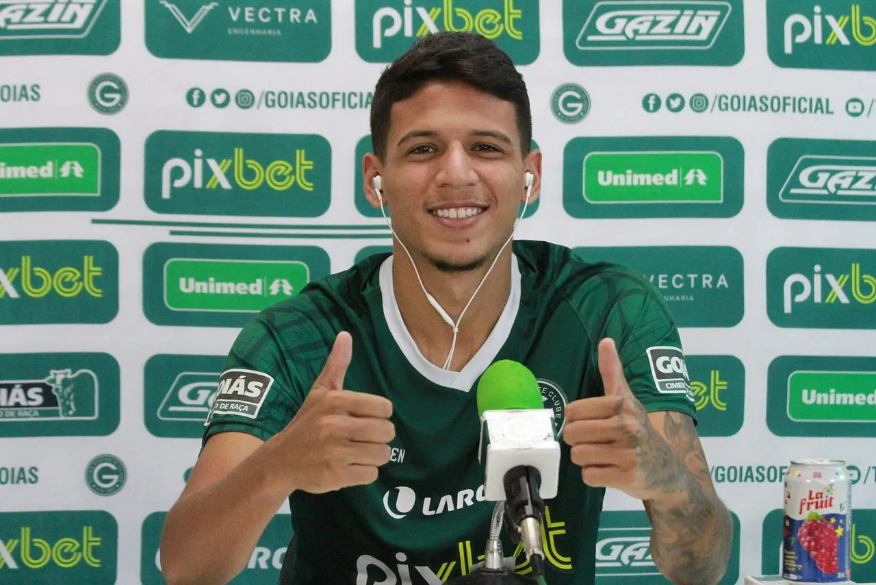 Caetano foi emprestado pelo Corinthians ao Goiás para 2022