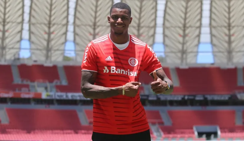 Wesley tem experiência internacional e chega para o ataque do time colorado