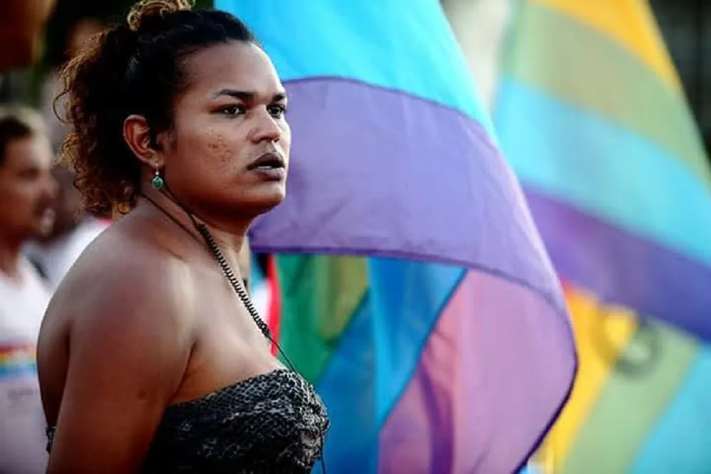 A travesti, jornalista e mestranda em Antropologia, Dediane Souza: 